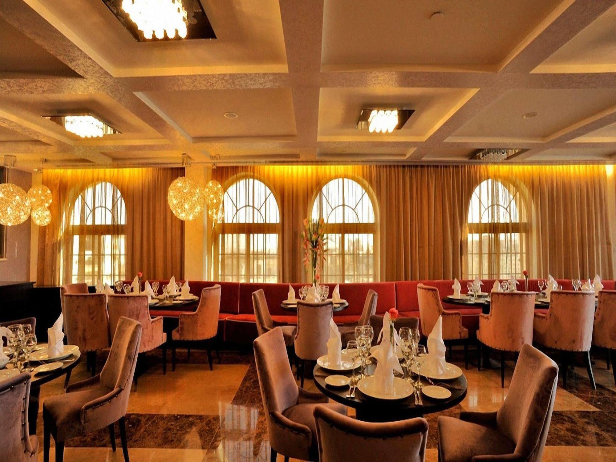 Il Palazzo Hotel And Suites 安曼 外观 照片