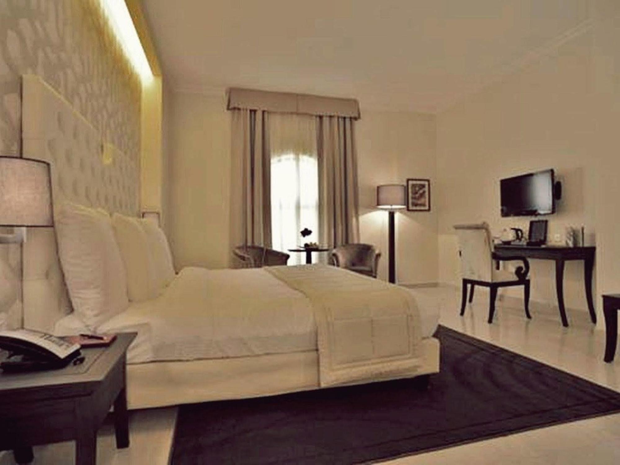 Il Palazzo Hotel And Suites 安曼 外观 照片
